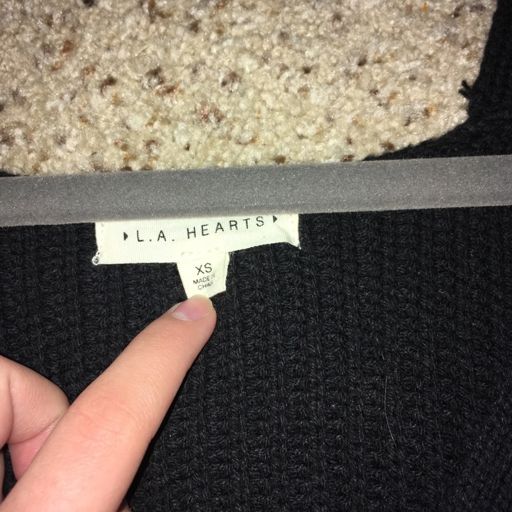 great quality black cold shoulder sweater - Picture 2 of 3